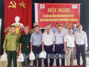 Công ty CP Dinh dưỡng Hoa Kỳ HD trao quà cho nạn nhân da cam/dioxin